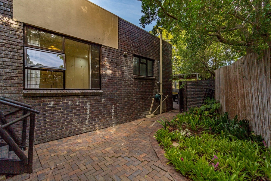 8 Bedroom Property for Sale in Helderberg Estate Western Cape